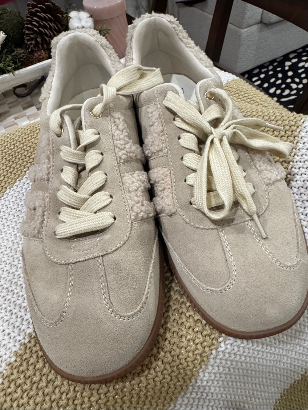 Back 70 Neutral Cream Suede Lace-Up Women's Sneakers